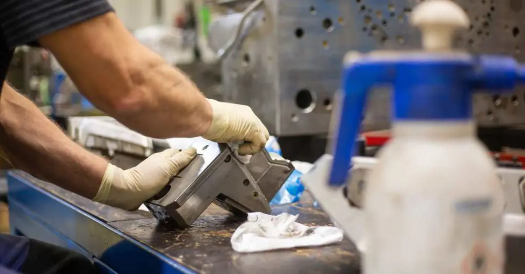 Care for the Injection Molding Machine - Monthly Maintenance